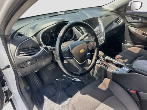 Used 2024 Chevrolet Malibu LT FWD image 9
