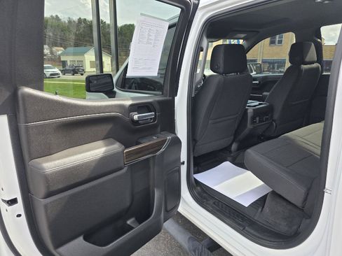 Used 2022 Chevrolet Silverado 1500 LT Trail Boss w/ Bed Protection Package AWD/4WD image 18