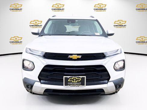 Used 2023 Chevrolet TrailBlazer LT FWD image 2