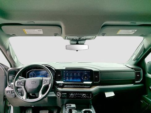 Used 2024 Chevrolet Silverado 1500 LT Trail Boss w/ Convenience Package II image 18