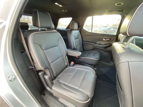 Used 2022 Chevrolet Traverse Premier image 27