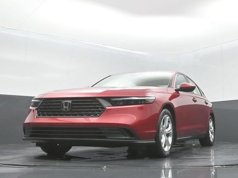 Certified 2023 Honda Accord LX image 11