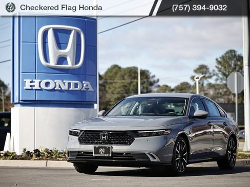 Used 2025 Honda Accord Touring image 1