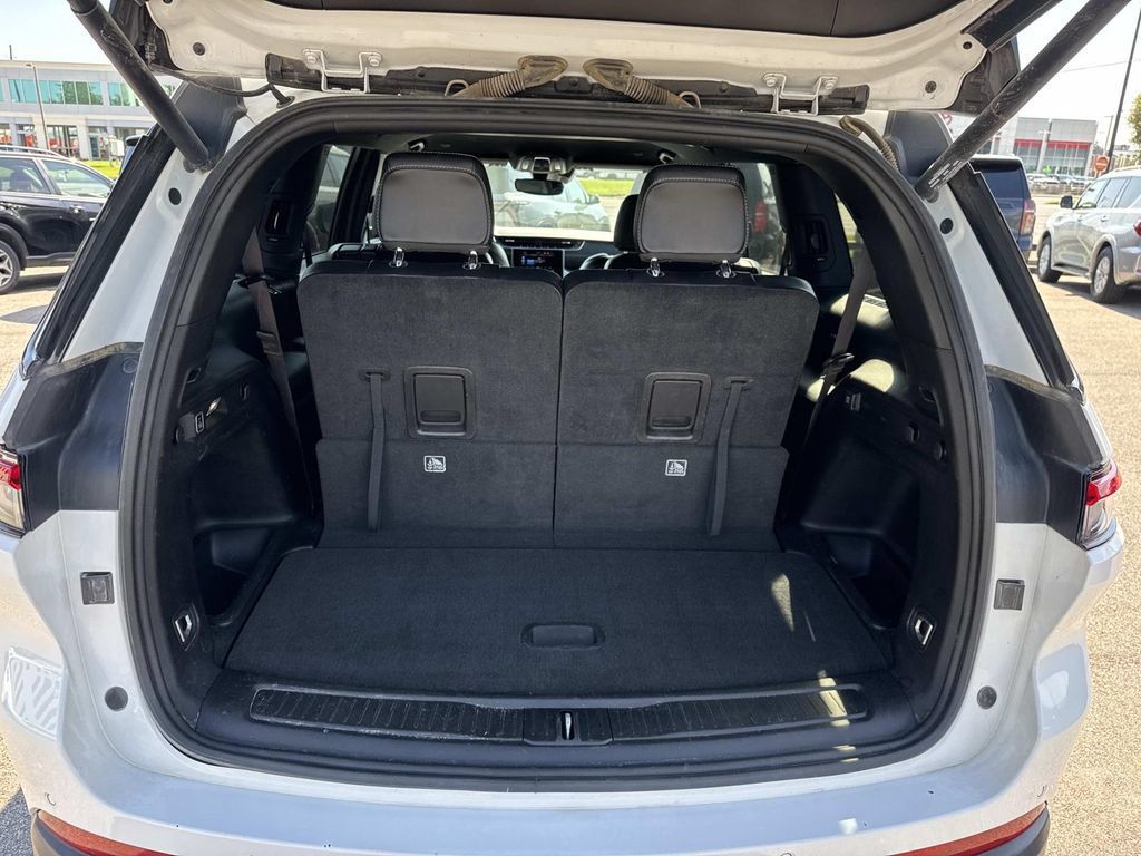 Used 2022 Jeep Grand Cherokee L Laredo RWD image 8