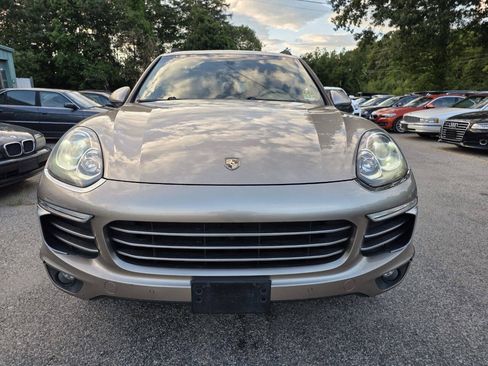 Used 2016 Porsche Cayenne AWD/4WD image 5