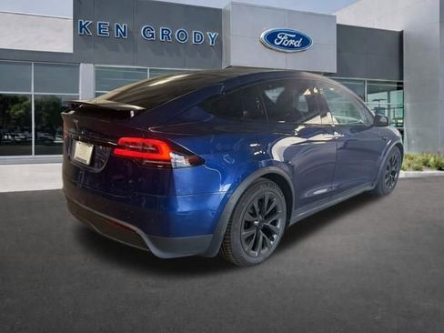 Used 2023 Tesla Model X Base image 4