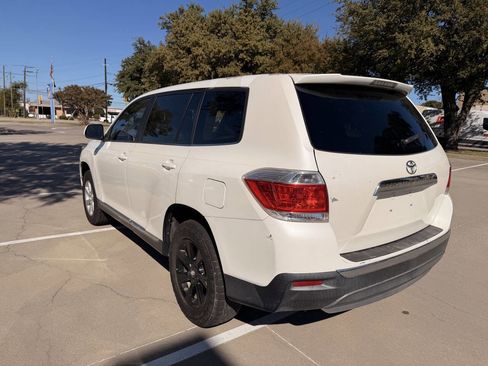 Used 2013 Toyota Highlander FWD image 6