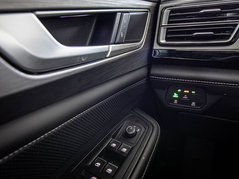 Used 2024 Volkswagen Atlas Cross Sport SE w/ Panoramic Sunroof Package image 34