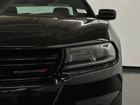 Used 2022 Dodge Charger SXT w/ Leather Interior Group image 9