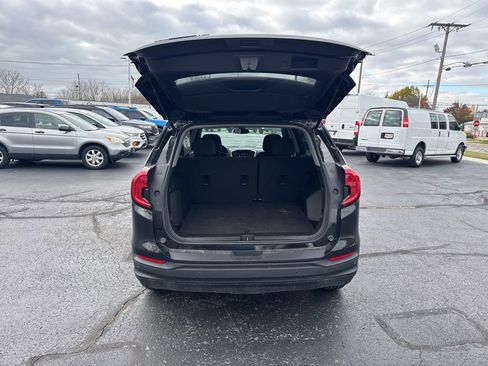 Used 2023 GMC Terrain SLE w/ Driver Convenience Package image 39