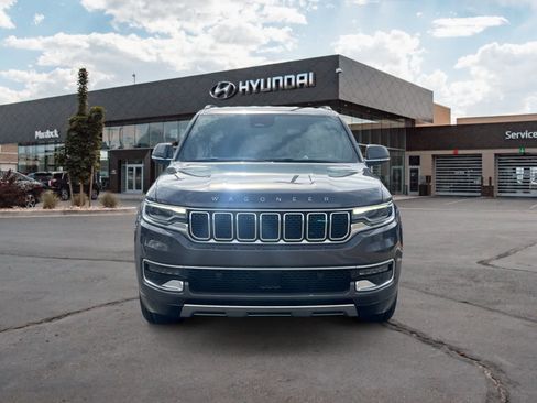 Used 2022 Jeep Wagoneer Series III w/ Flexible Seating Group image 8