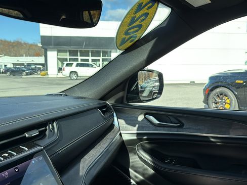 Used 2022 Jeep Grand Cherokee Overland image 24