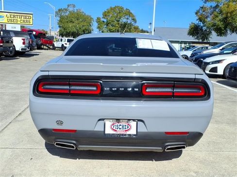 Used 2021 Dodge Challenger SXT image 6