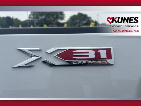 New 2025 GMC Sierra 2500 SLE image 38