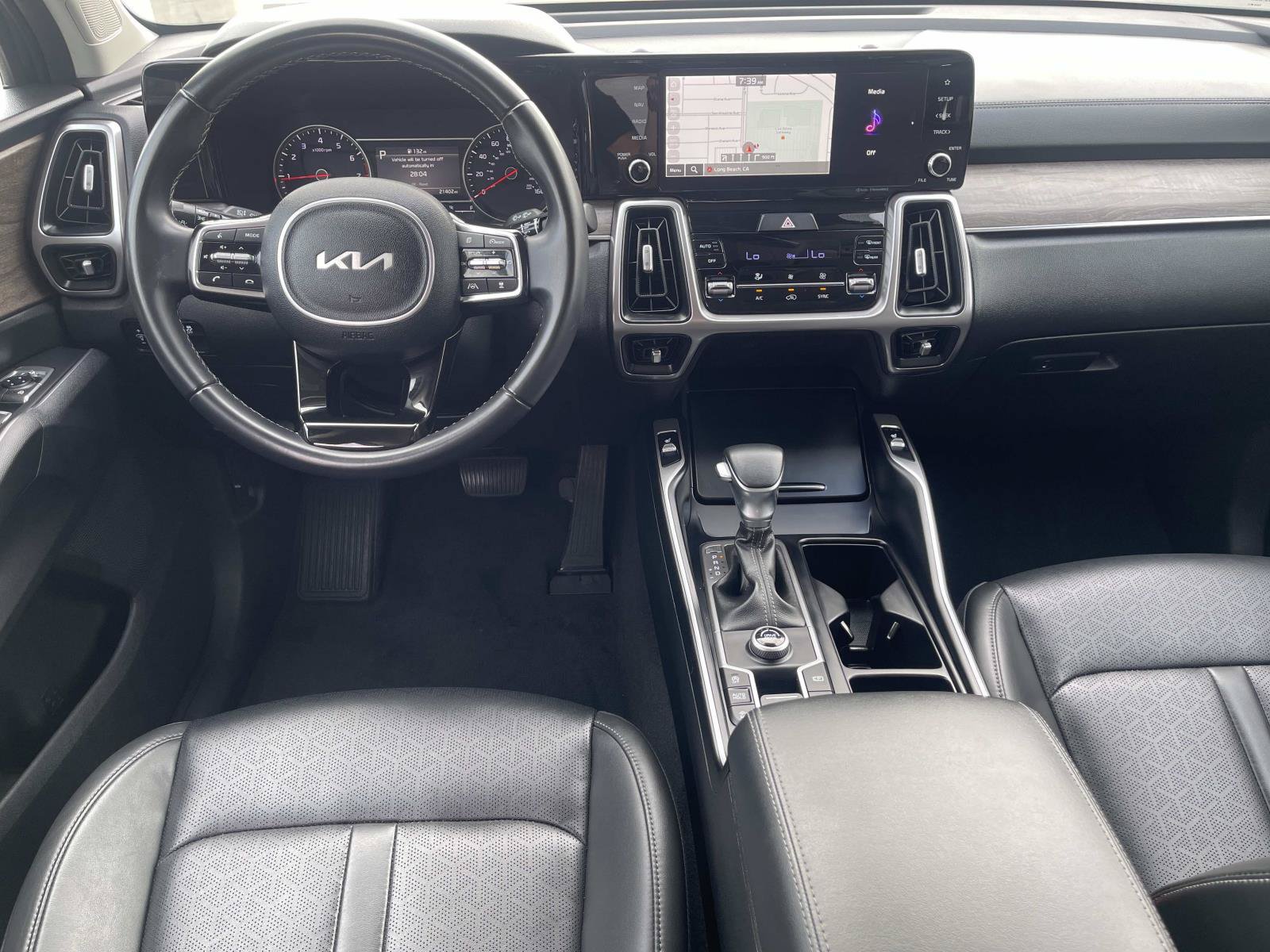 Used 2023 Kia Sorento EX w/ Panoramic Sunroof Package FWD image 7