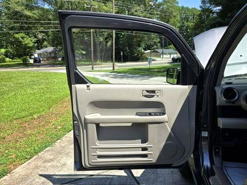 Used 2011 Honda Element EX image 17