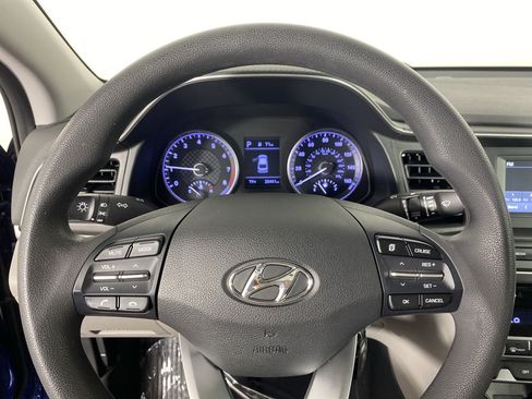 Used 2020 Hyundai Elantra SE FWD image 20