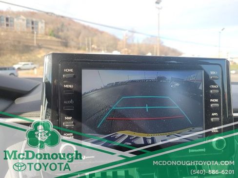 Used 2022 Toyota Corolla LE image 19