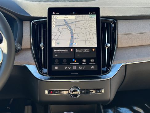 New 2026 Volvo XC90 B6 Plus w/ Protection Package Premier image 13