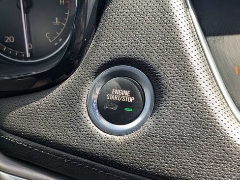 Used 2023 Cadillac XT5 Luxury FWD image 29
