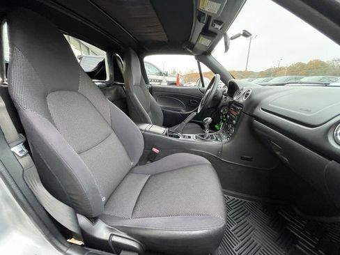 Used 2003 MAZDA MX-5 Miata image 20