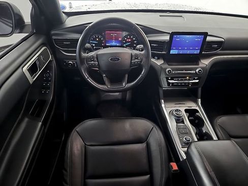 Used 2020 Ford Explorer XLT w/ Equipment Group 202A image 12