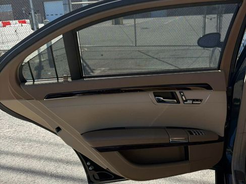 Used 2007 Mercedes-Benz S 600 image 32