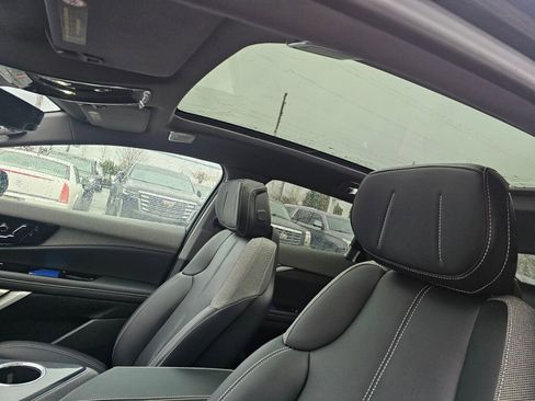 New 2026 Cadillac Optiq Luxury 1 image 29