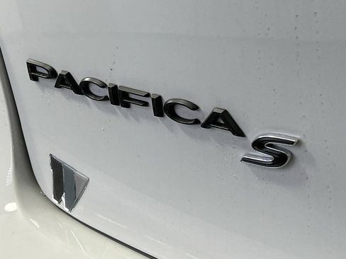 New 2026 Chrysler Pacifica Select FWD image 36
