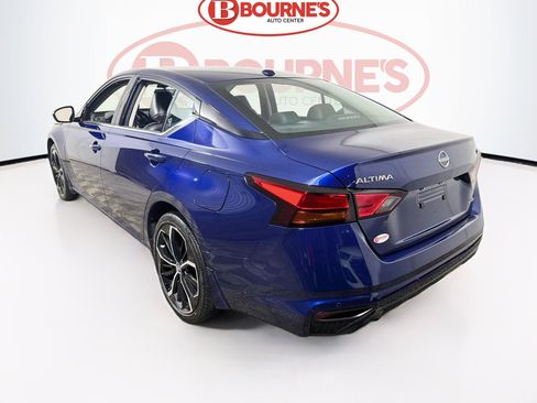 Used 2024 Nissan Altima 2.5 SR w/ SR Premium Package AWD/4WD image 9