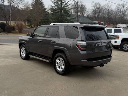 Used 2015 Toyota 4Runner SR5 image 4
