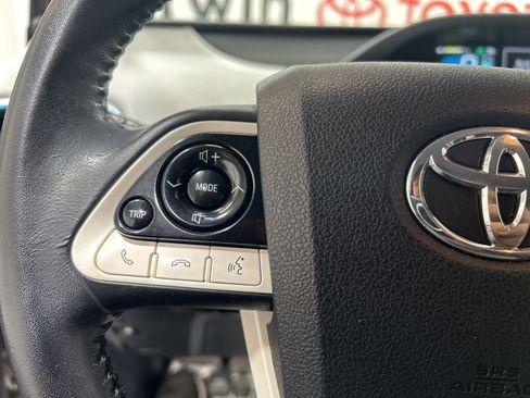 Used 2018 Toyota Prius Prime Premium image 22