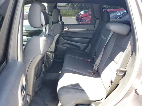 Used 2015 Jeep Grand Cherokee Laredo w/ Quick Order Package 23E AWD/4WD image 13
