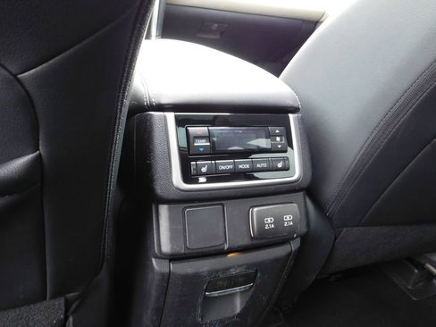 Used 2021 Subaru Ascent Limited w/ Technology Package image 15