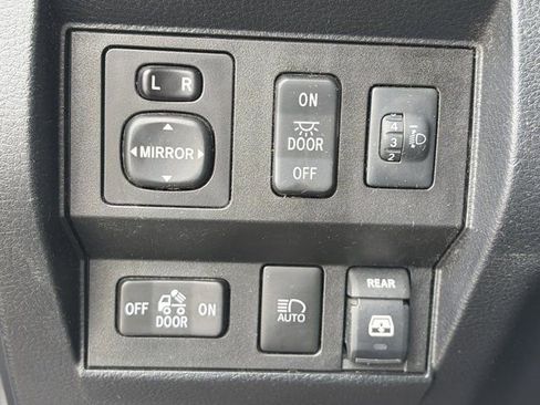 Used 2019 Toyota Tundra SR5 w/ SR5 Upgrade Package image 17