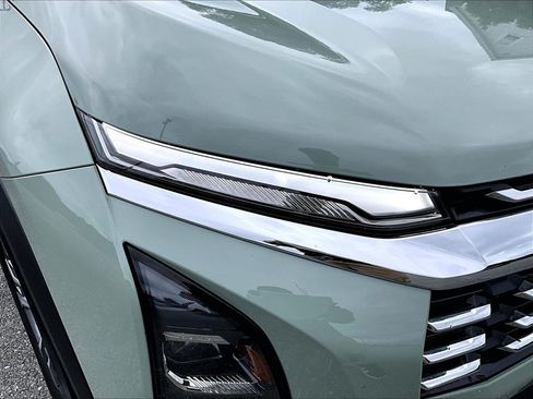 Used 2025 Chevrolet Equinox LT AWD/4WD image 32