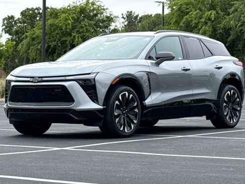 Used 2025 Chevrolet Blazer EV RS AWD/4WD image 16