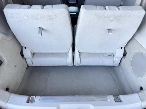 Used 2012 Lincoln MKT AWD image 25