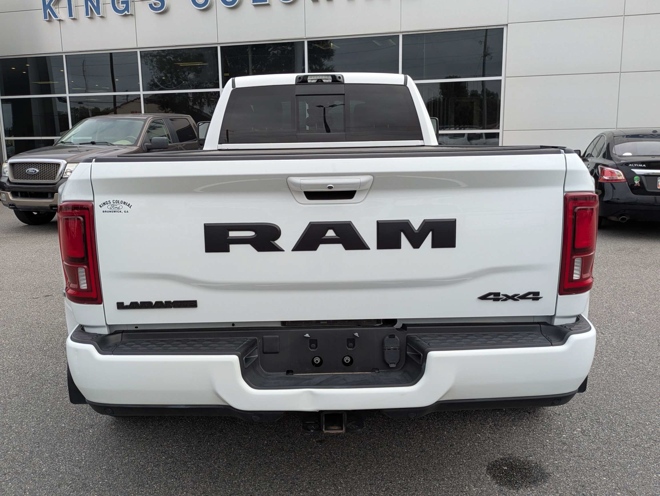 Used 2025 RAM 3500 Laramie AWD/4WD image 5