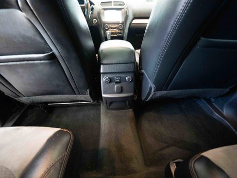 Used 2017 Ford Explorer XLT w/ Equipment Group 202A image 22
