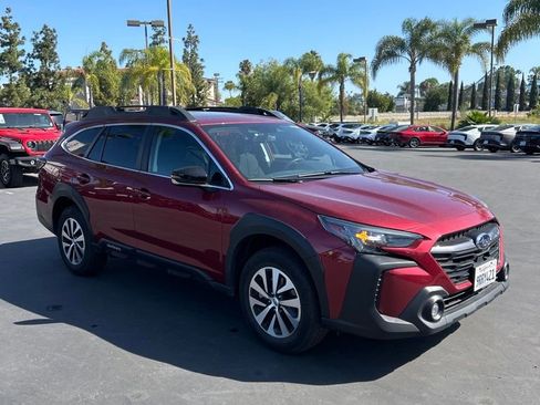 Used 2025 Subaru Outback Premium image 4