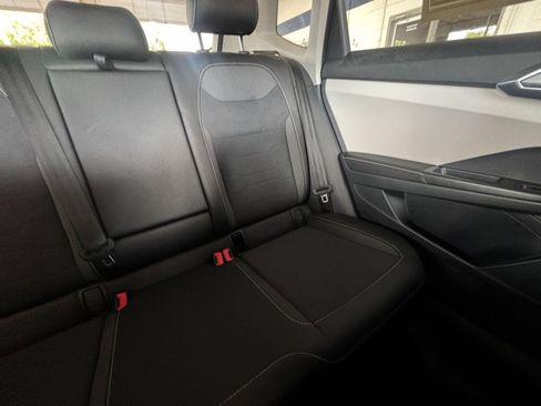 Used 2025 Volkswagen Taos SE FWD image 38