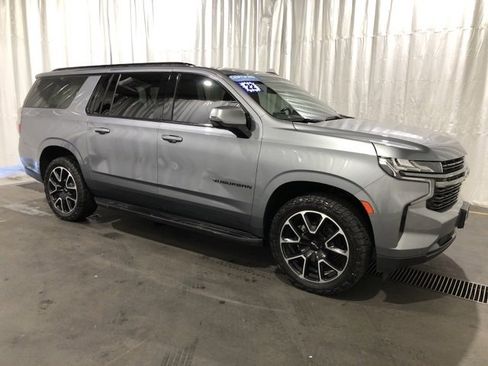 Certified 2022 Chevrolet Suburban RST w/ Sport Performance Package image 2