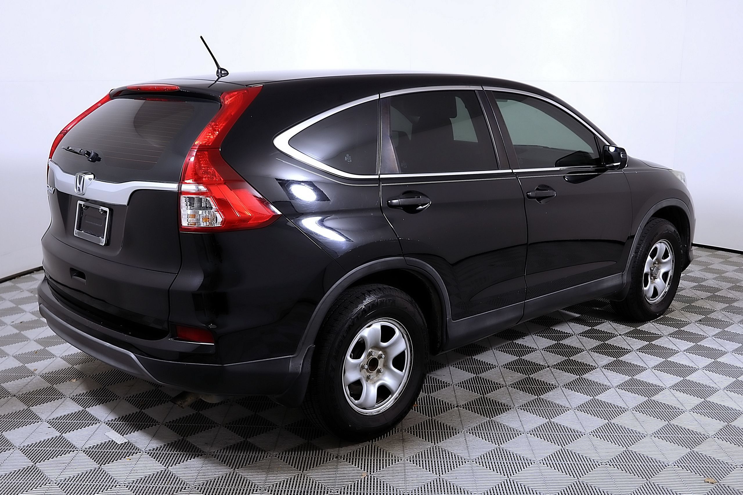 Used 2016 Honda CR-V LX image 6