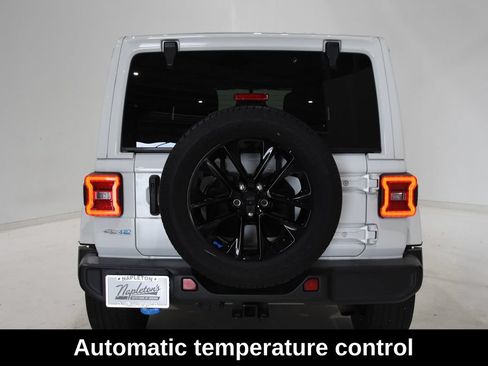 Used 2023 Jeep Wrangler Unlimited Sahara w/ Cold Weather Group AWD/4WD image 6