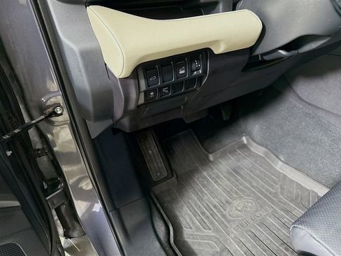 Used 2019 Subaru Ascent Limited w/ Popular Package #2 image 10