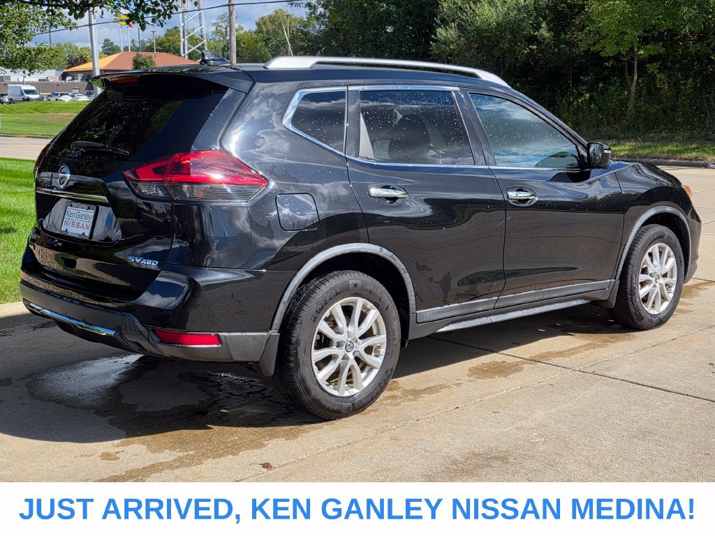 Used 2018 Nissan Rogue SV w/ Premium Package AWD/4WD image 3