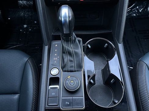 Used 2021 Volkswagen Atlas Cross Sport SEL image 37