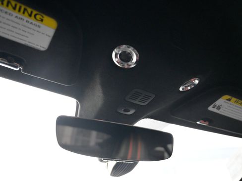 Used 2020 Aston Martin V8 Vantage Coupe image 27