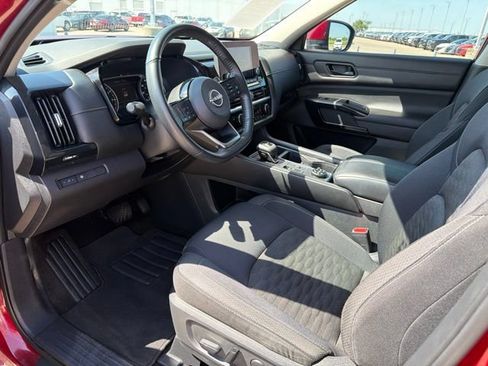 Used 2023 Nissan Pathfinder SV w/ Black Appearance Package AWD/4WD image 15
